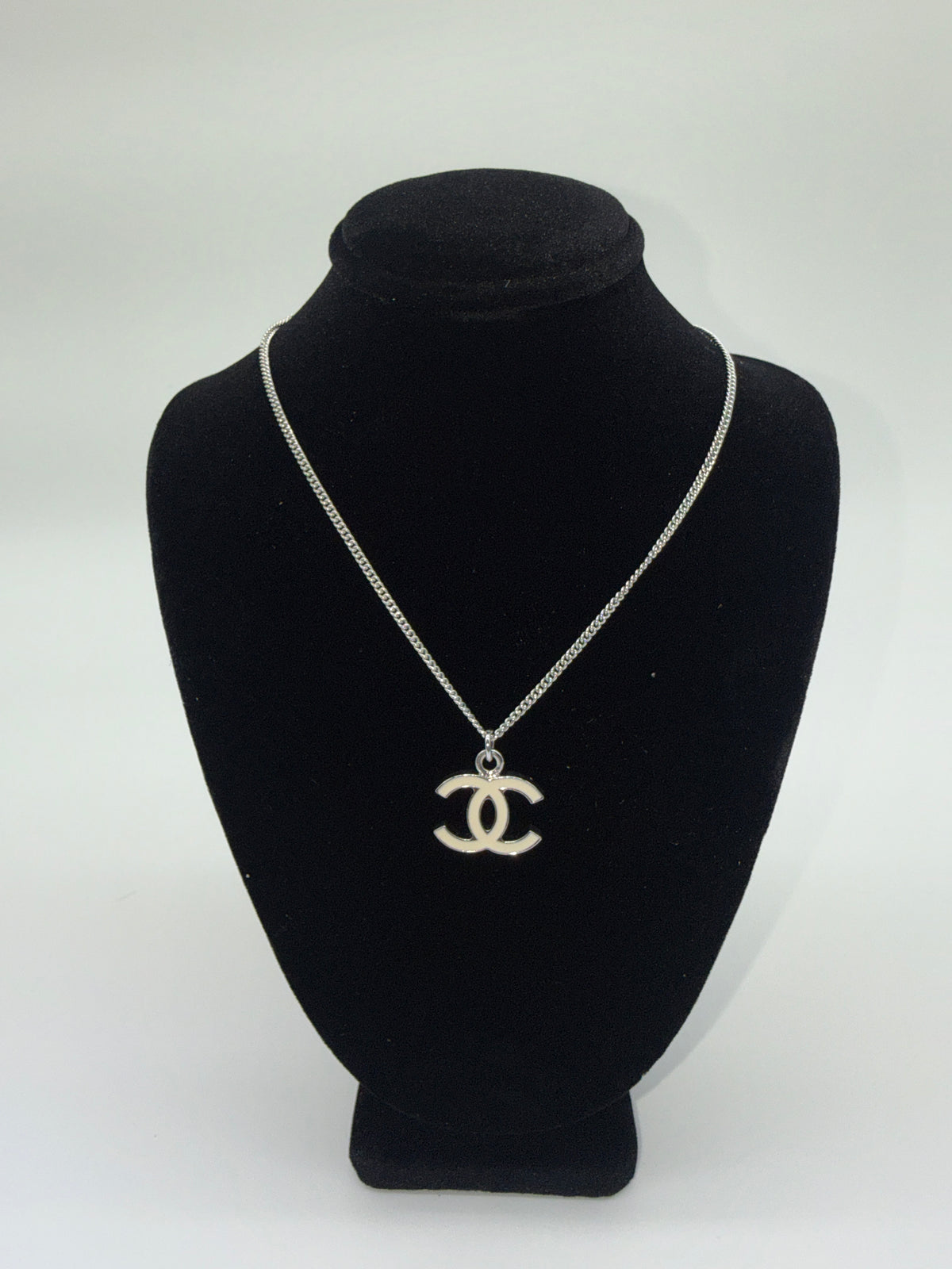 Chanel white necklace